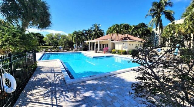 950 Lavers Circle F405, Delray Beach, FL 33444