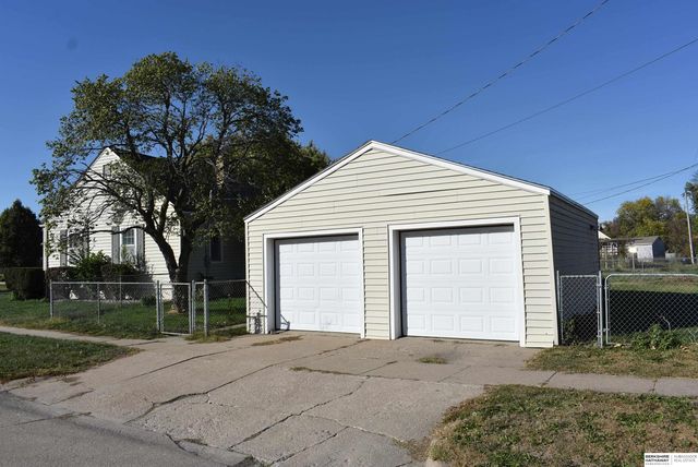 1512 E 4th Street, Fremont, NE 68025