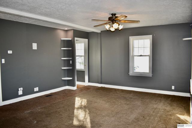 1512 E 4th Street, Fremont, NE 68025