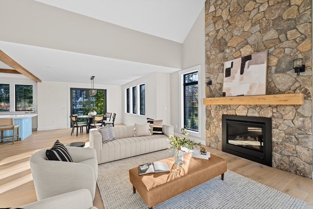 10 Hawthorn, Duxbury, MA 02332