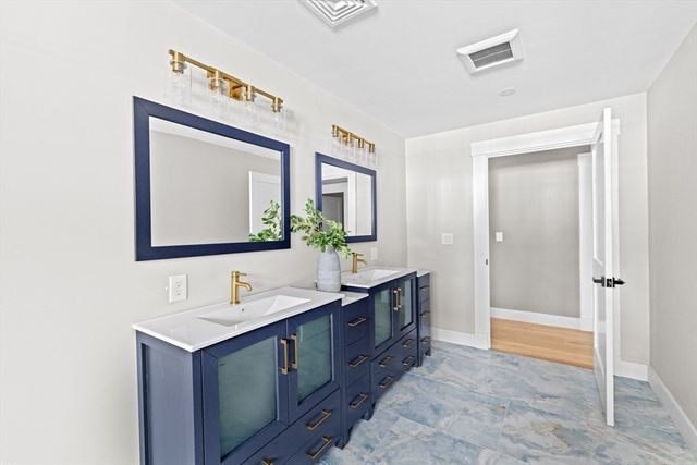 10 Hawthorn, Duxbury, MA 02332