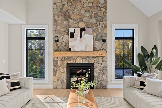 10 Hawthorn, Duxbury, MA 02332