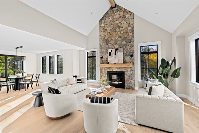 10 Hawthorn, Duxbury, MA 02332