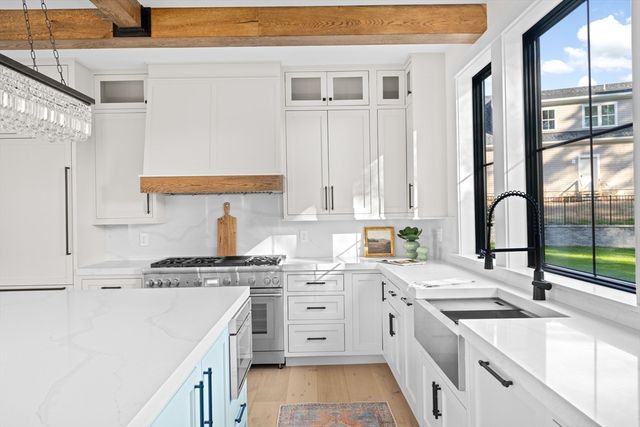 10 Hawthorn, Duxbury, MA 02332