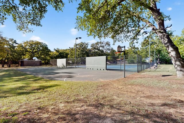 1815 Wellington Court, Arlington, TX 76013