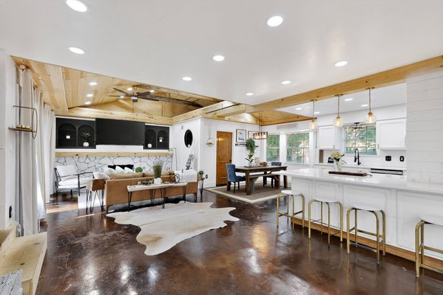 1815 Wellington Court, Arlington, TX 76013