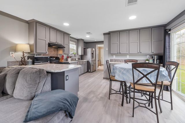 319 Berry Creek Drive, Caldwell, TX 77836