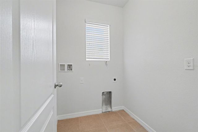 10125 HAWK STORM AVENUE, Tampa, FL 33610