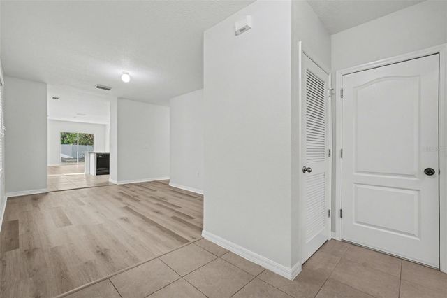 10125 HAWK STORM AVENUE, Tampa, FL 33610