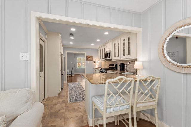 2023 Woodcrest Drive, Houston, TX 77018