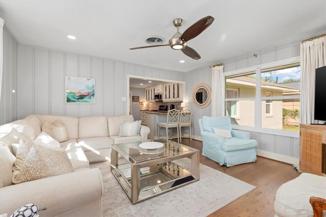 2023 Woodcrest Drive, Houston, TX 77018