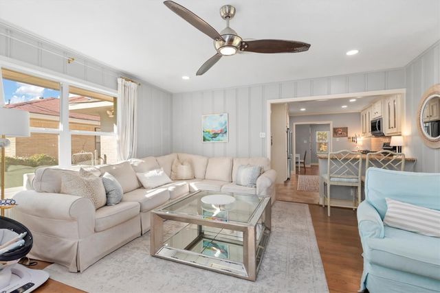 2023 Woodcrest Drive, Houston, TX 77018