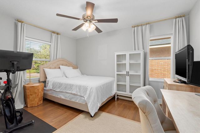 2023 Woodcrest Drive, Houston, TX 77018
