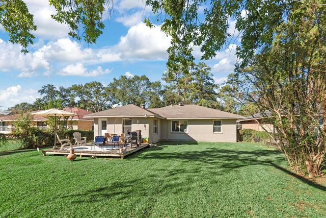 2023 Woodcrest Drive, Houston, TX 77018