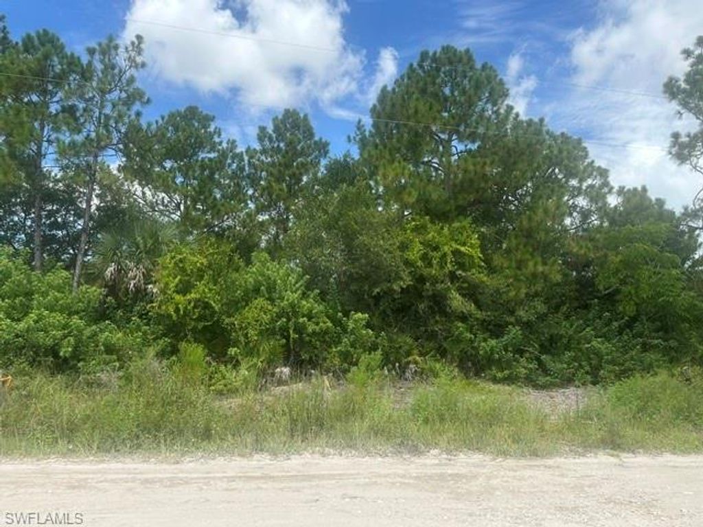 11810 Shawnee RD, LEHIGH ACRES, FL 33913 — exterior