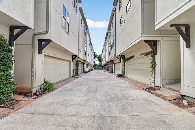 6610 Toledo Street, Houston, TX 77008