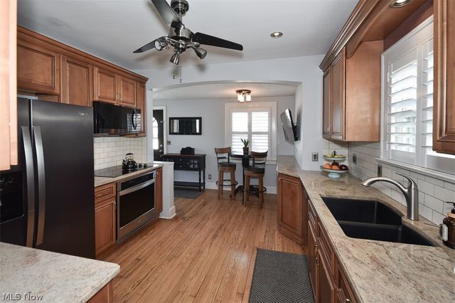 1712 Wright, Rocky River, OH 44116