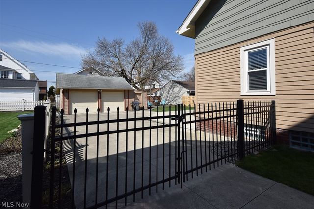 1712 Wright, Rocky River, OH 44116