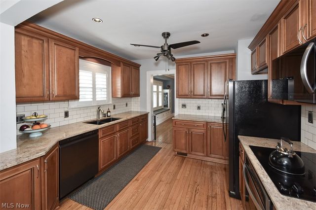 1712 Wright, Rocky River, OH 44116