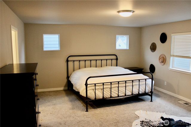 16155 8th Avenue E, Spanaway, WA 98387