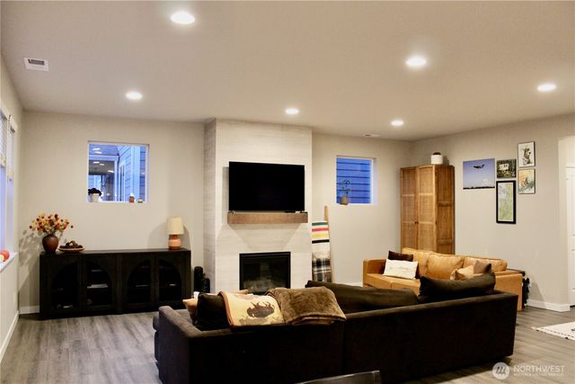 16155 8th Avenue E, Spanaway, WA 98387