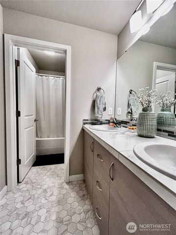 16155 8th Avenue E, Spanaway, WA 98387