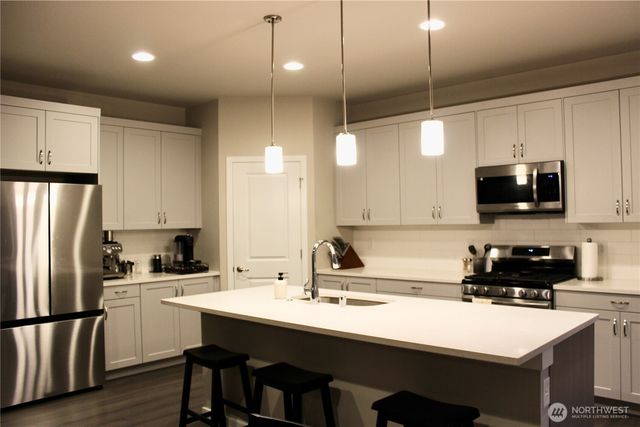 16155 8th Avenue E, Spanaway, WA 98387