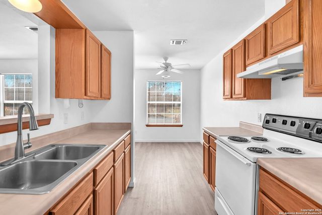 612 E Theissen, Boerne, TX 78006