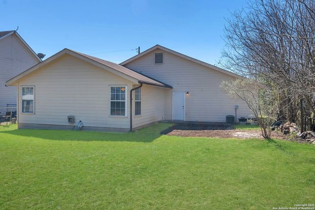 612 E Theissen, Boerne, TX 78006