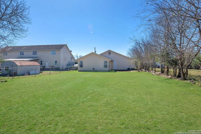 612 E Theissen, Boerne, TX 78006