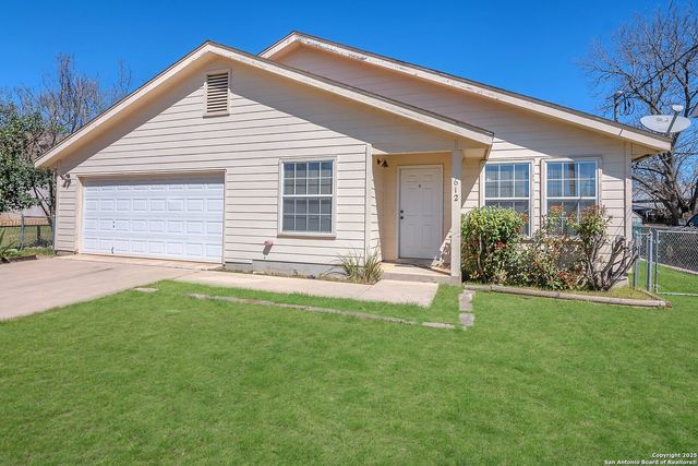 612 E Theissen, Boerne, TX 78006