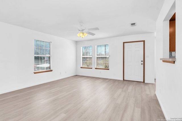 612 E Theissen, Boerne, TX 78006