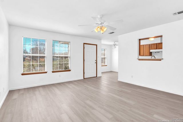 612 E Theissen, Boerne, TX 78006