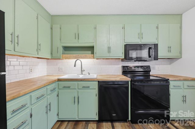 1300 Larchmont Place 210, Salisbury, NC 28144