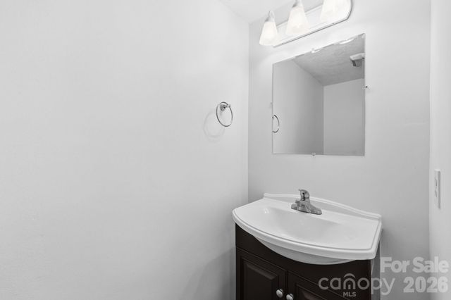 1300 Larchmont Place 210, Salisbury, NC 28144