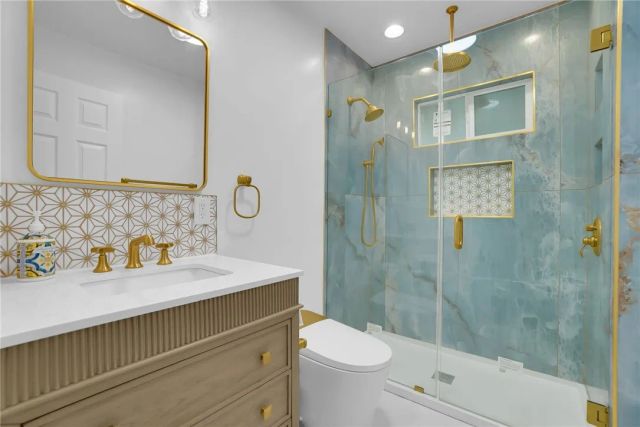 6059 Riverside Avenue, Huntington Park, CA 90255