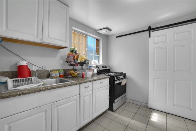 6059 Riverside Avenue, Huntington Park, CA 90255