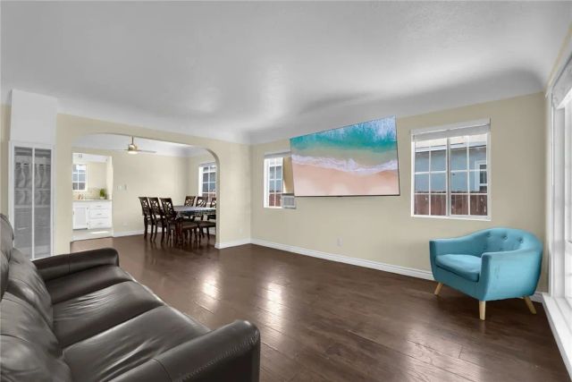 6059 Riverside Avenue, Huntington Park, CA 90255