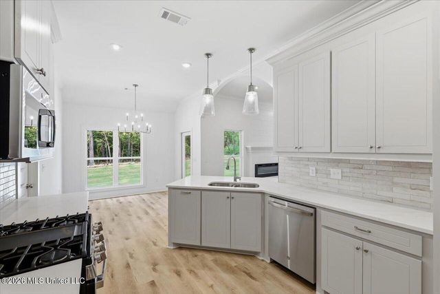 218 Anderson Oaks Drive, Pearl, MS 39208