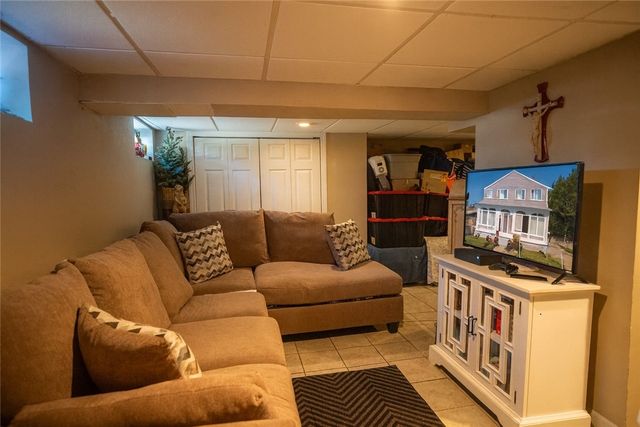 21 Madison Street, Warwick, RI 02888