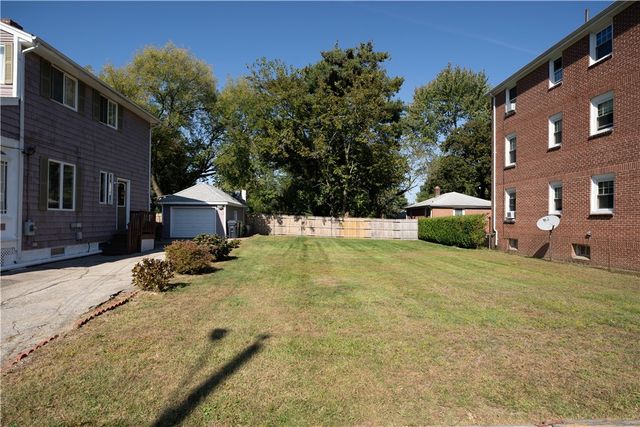 21 Madison Street, Warwick, RI 02888