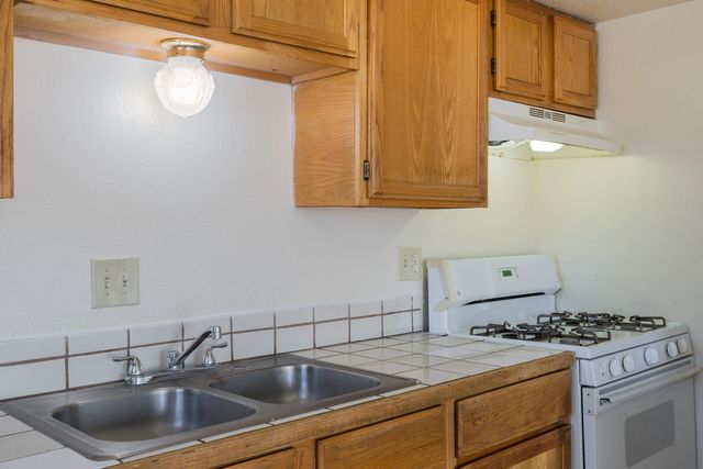 213 63rd Street NW, Albuquerque, NM 87105