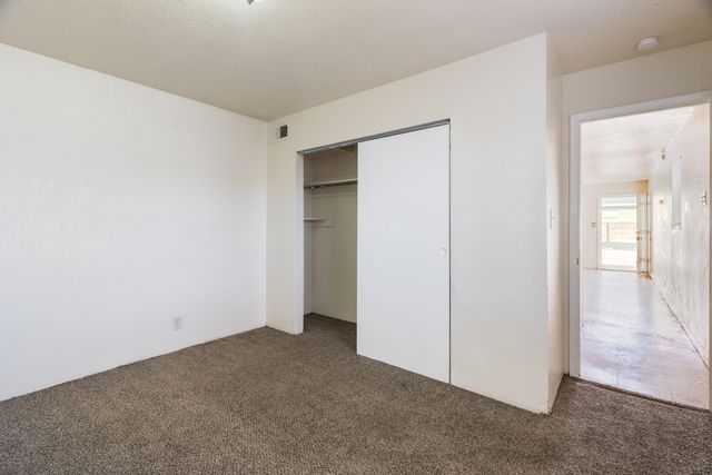 213 63rd Street NW, Albuquerque, NM 87105