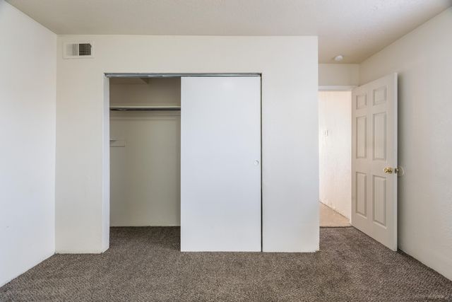 213 63rd Street NW, Albuquerque, NM 87105