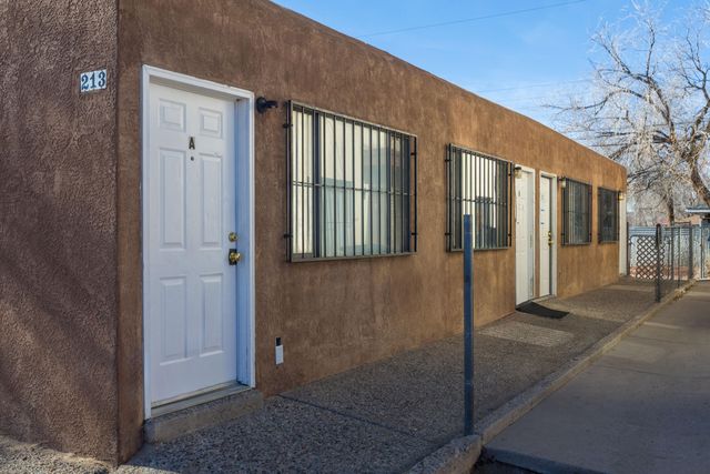 213 63rd Street NW, Albuquerque, NM 87105