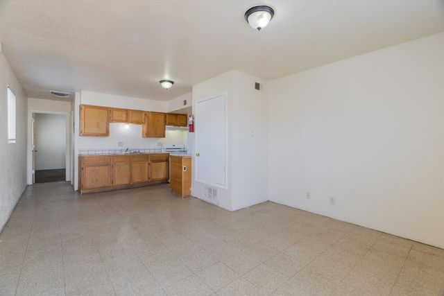 213 63rd Street NW, Albuquerque, NM 87105