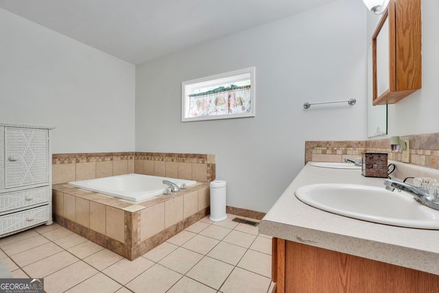 79 Woodland Way, Juliette, GA 31046