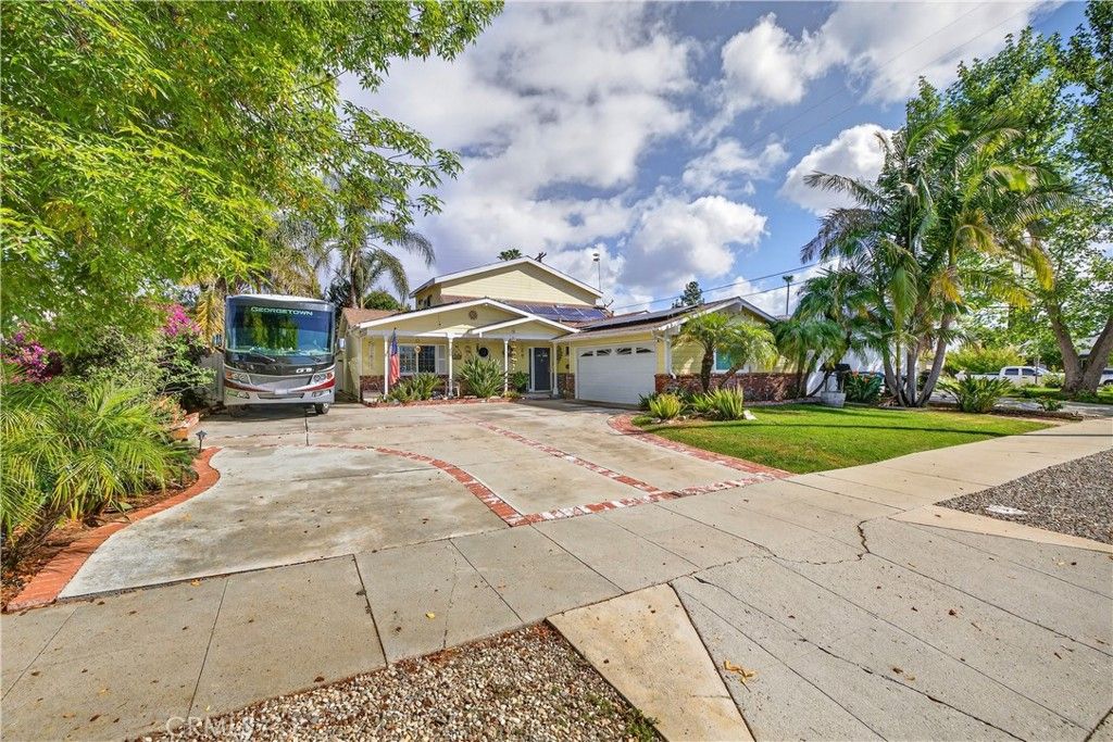 22441 Hartland, West Hills, CA 91307