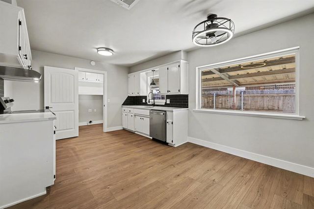 2808 N Shannon Avenue, Bethany, OK 73008