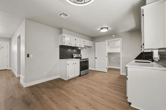 2808 N Shannon Avenue, Bethany, OK 73008